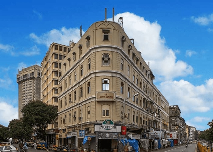 Indulge in Shopping at Colaba Causeway